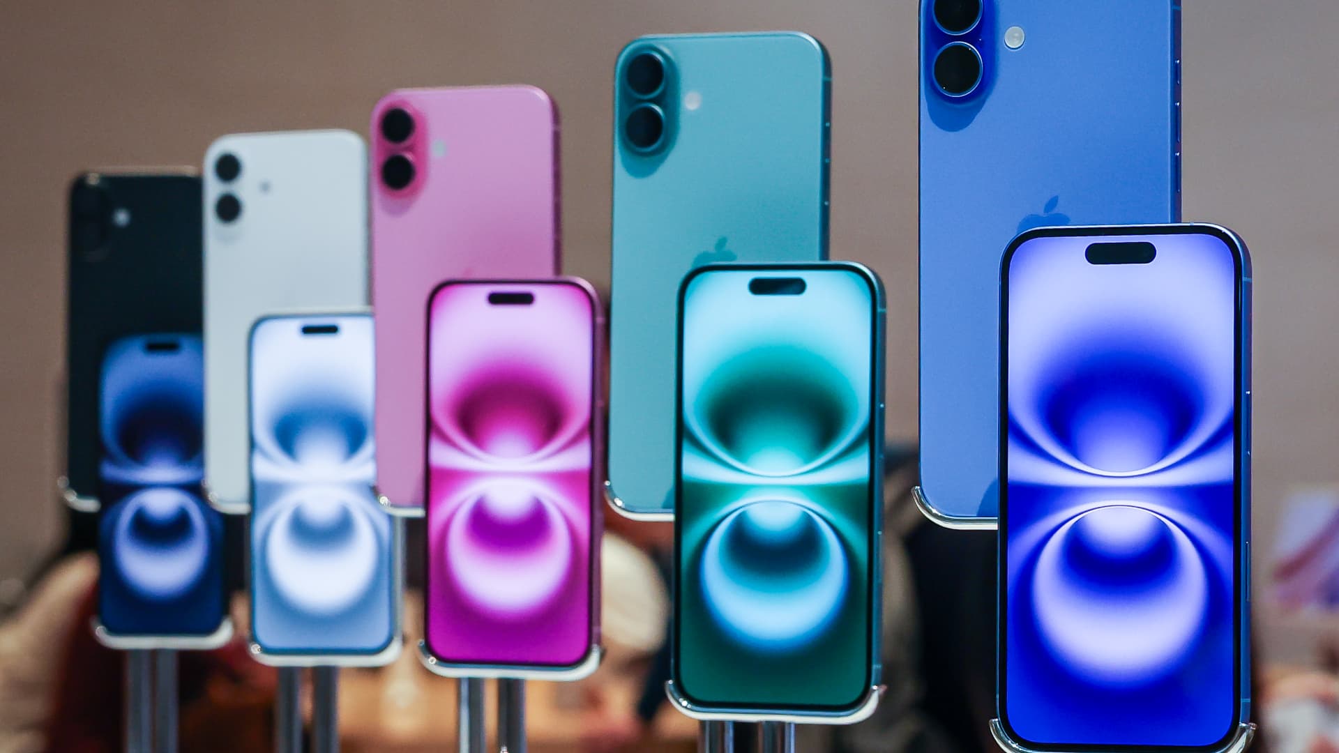 Trump getting Apple to produce iPhones in the U.S. is a 'fairy tale,' says Dan Ives