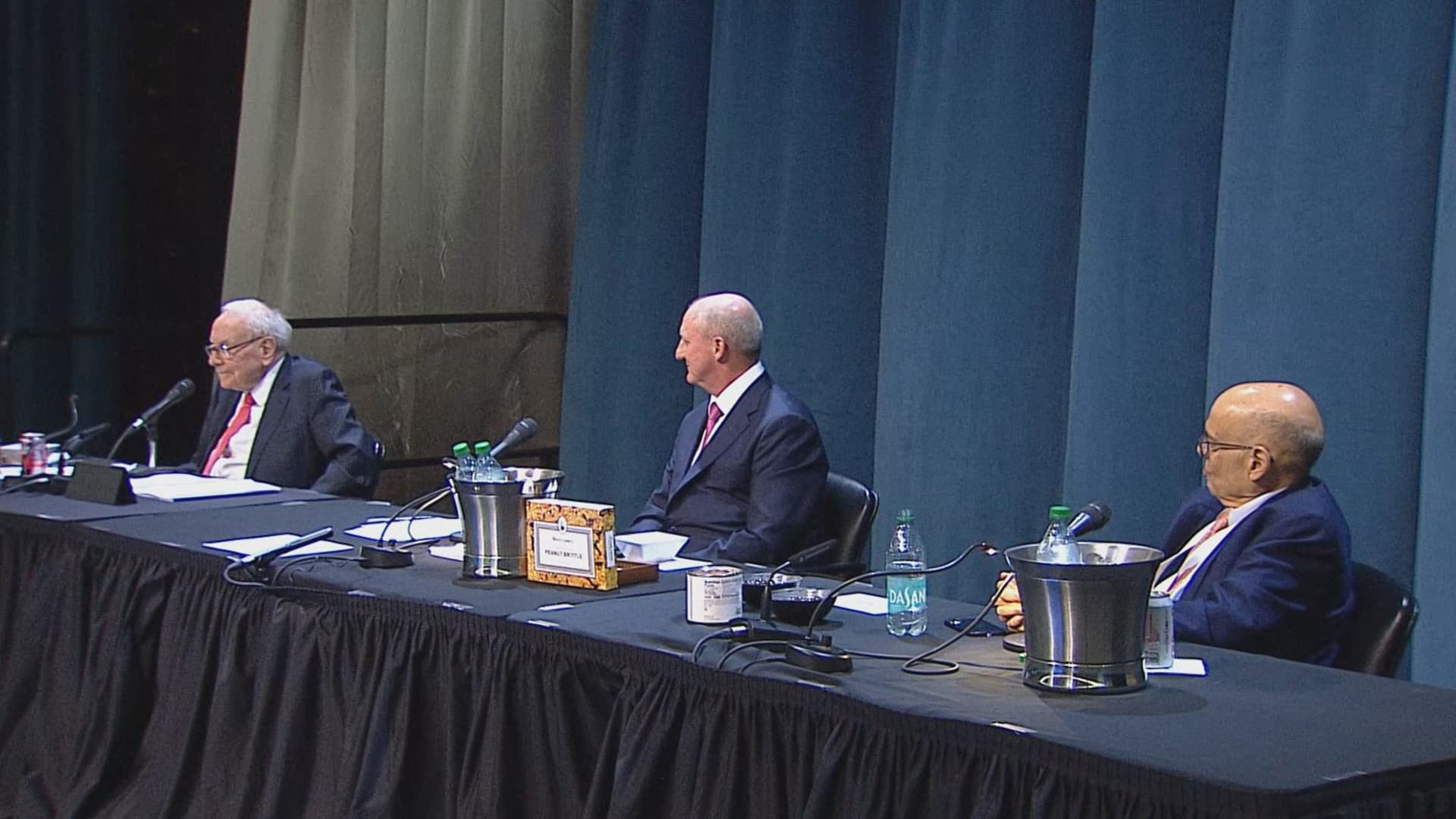 What you might have missed in Berkshire's very last annual meeting led by Warren Buffett